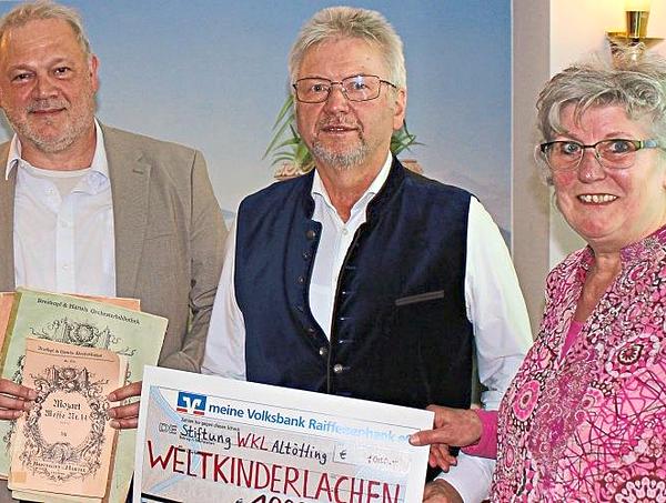 Gartenbauverein Altötting spendet an WeltKinderLachen Gartenbauverein Altötting spendet an WeltKinderLachen